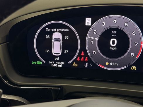 Used 2025 Porsche Cayenne S image 22