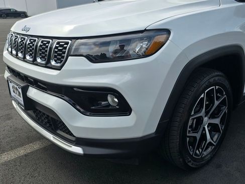 Used 2024 Jeep Compass Limited image 11