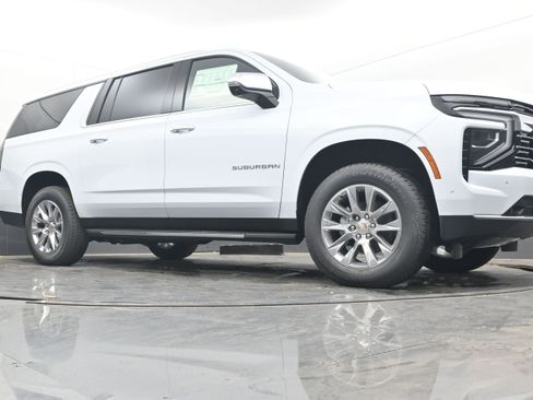 New 2026 Chevrolet Suburban Premier image 23