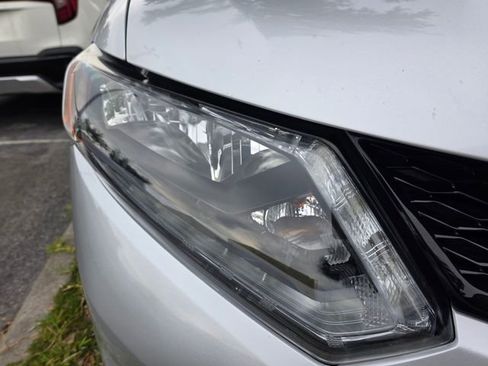 Used 2015 Nissan Rogue SV FWD image 4