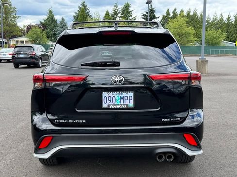 Used 2021 Toyota Highlander XSE AWD/4WD image 7