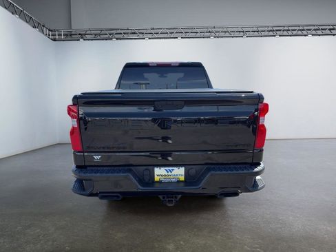 Used 2021 Chevrolet Silverado 1500 Custom Trail Boss w/ Midnight Edition AWD/4WD image 4