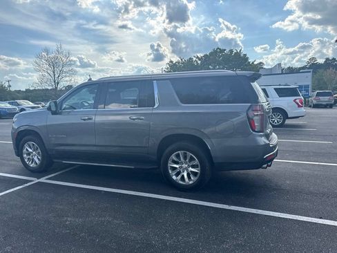 Used 2022 Chevrolet Suburban Premier RWD image 10