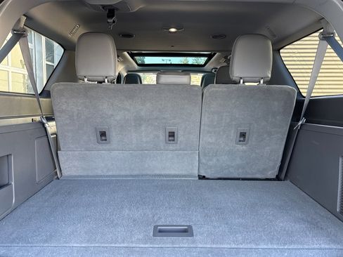 Used 2019 Lincoln Navigator L Reserve image 16