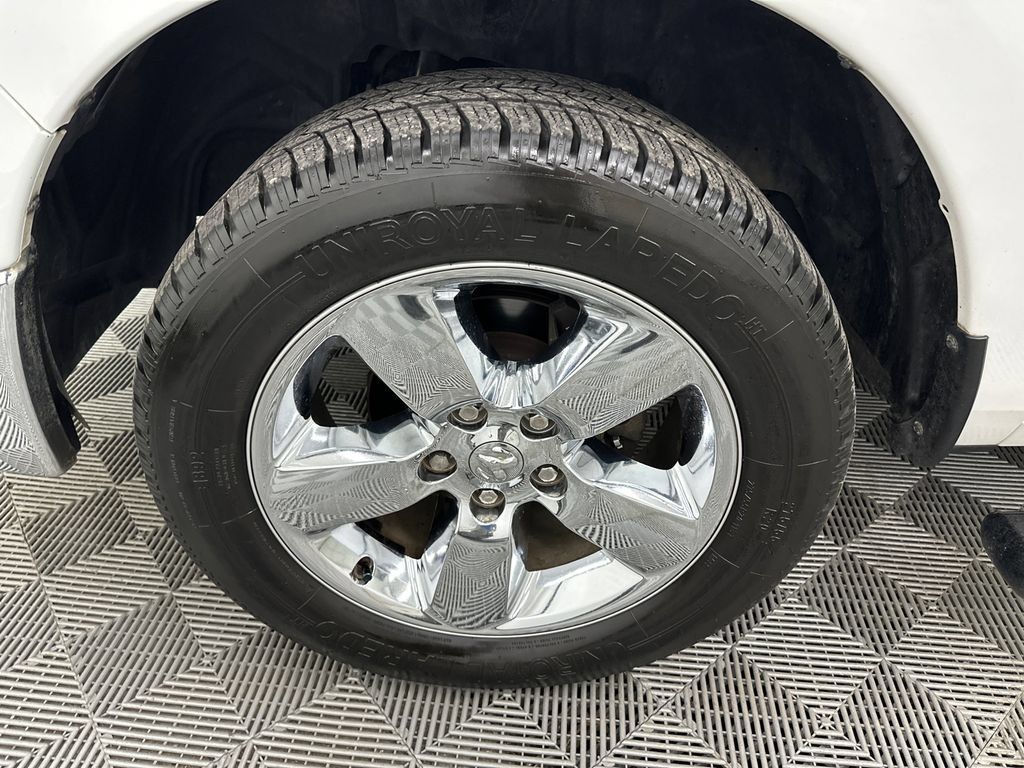 Used 2019 RAM 1500 Big Horn RWD image 12