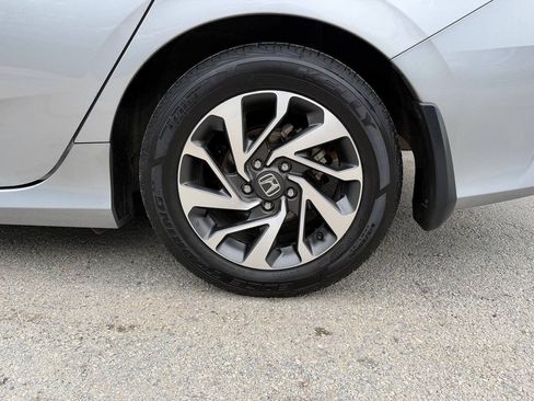 Used 2018 Honda Civic EX image 36