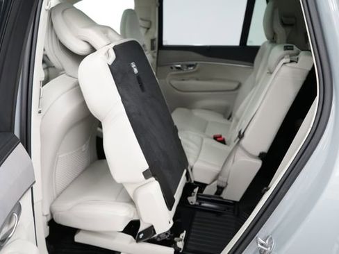 Used 2025 Volvo XC90 B6 Ultra w/ Lounge Package AWD/4WD image 48