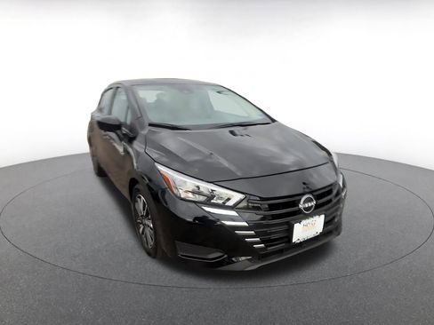 Used 2025 Nissan Versa SV image 3