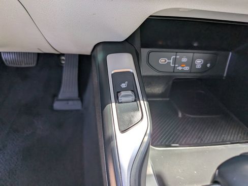 Certified 2025 Kia Sorento S FWD image 27