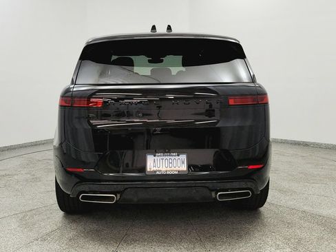 Used 2025 Land Rover Range Rover Sport Dynamic SE AWD/4WD image 4