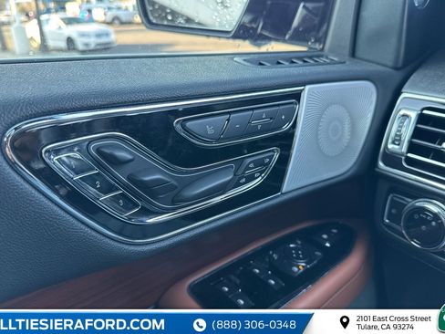 Used 2021 Lincoln Navigator Reserve image 18