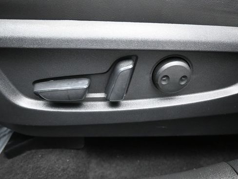 Used 2019 INFINITI QX50 Essential w/ Premium Audio Package image 10