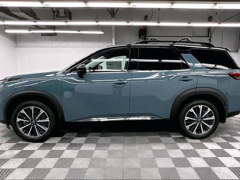 New 2026 Nissan Pathfinder Platinum w/ Cargo Package AWD/4WD image 17