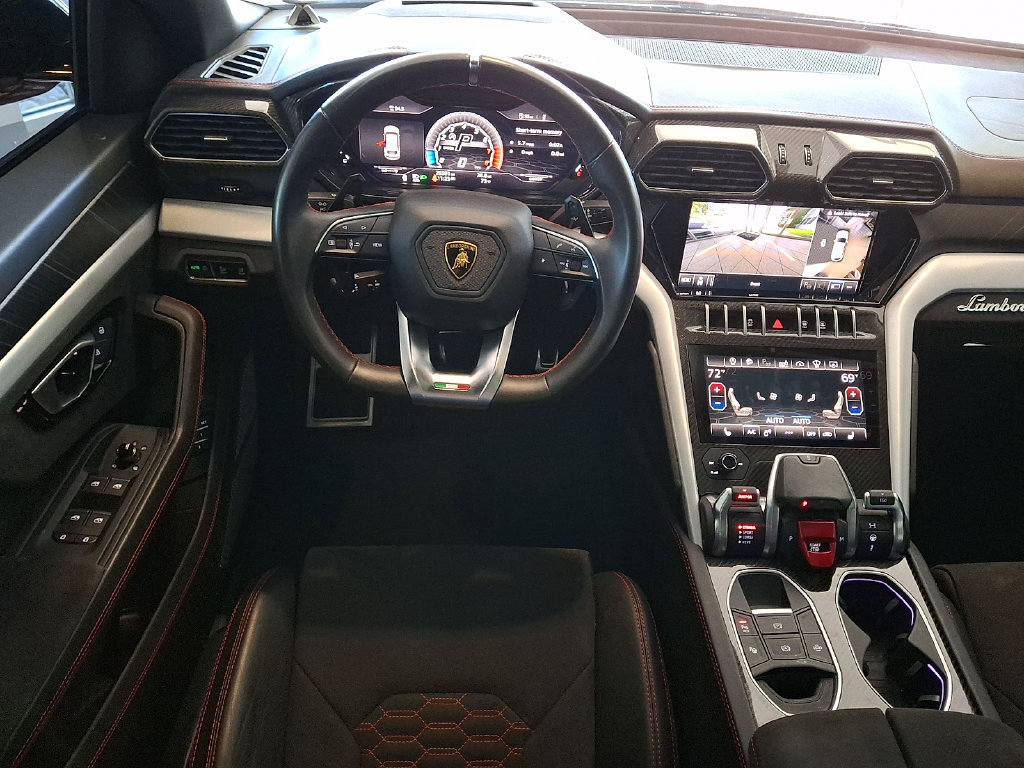 Used 2021 Lamborghini Urus AWD/4WD image 2