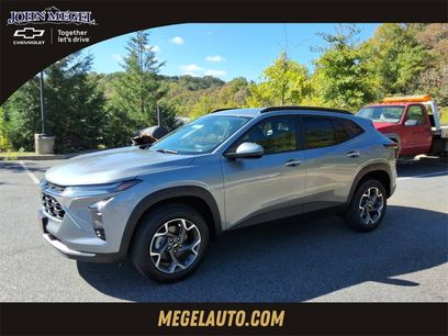 New 2025 Chevrolet Trax LT w/ Driver Confidence Package