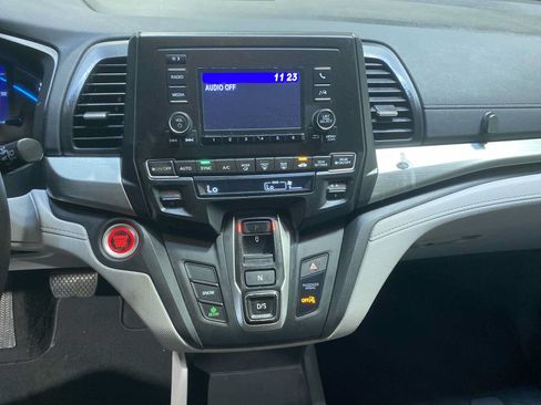 Used 2018 Honda Odyssey LX image 16
