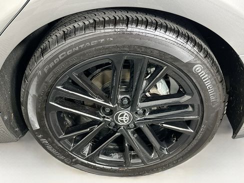 Used 2025 Toyota Camry SE image 11