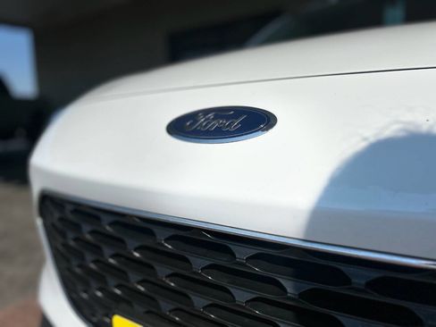 Used 2022 Ford Escape SE w/ Cold Weather Package image 21