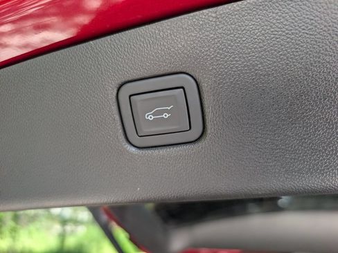 Used 2024 Chevrolet Blazer Premier w/ Enhanced Convenience Package FWD image 22