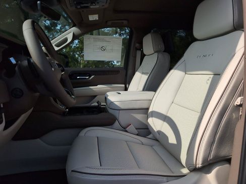 New 2026 GMC Yukon XL Denali w/ Advanced Technology Package RWD image 17