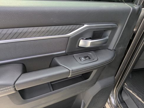 New 2026 RAM 2500 Big Horn AWD/4WD image 15