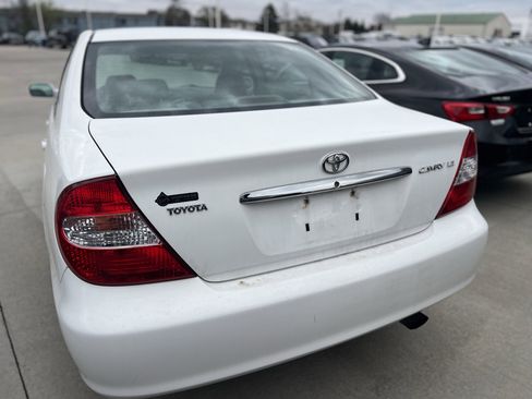 Used 2002 Toyota Camry LE image 3