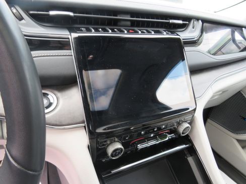 Used 2023 Jeep Grand Cherokee Overland w/ Adv Protech Group III image 14