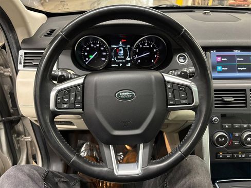 Used 2017 Land Rover Discovery Sport HSE Luxury image 19