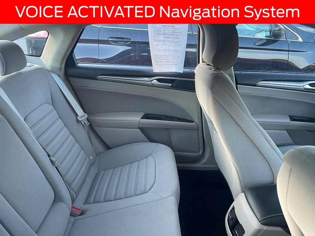 Used 2019 Ford Fusion SE FWD image 10