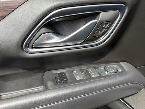 Used 2024 Chevrolet Tahoe LT w/ Luxury Package image 24