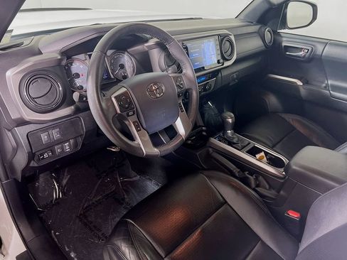 Certified 2020 Toyota Tacoma Limited w/ Blackout Package AWD/4WD image 9