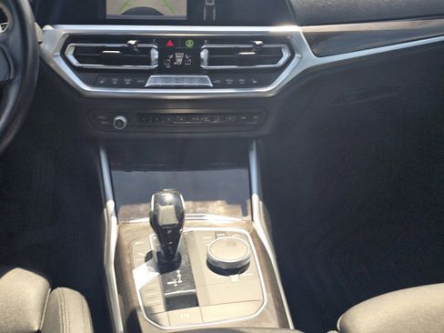 Used 2020 BMW 330i Sedan w/ Convenience Package RWD image 16