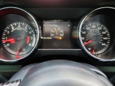 Used 2017 Ford Mustang Coupe image 18