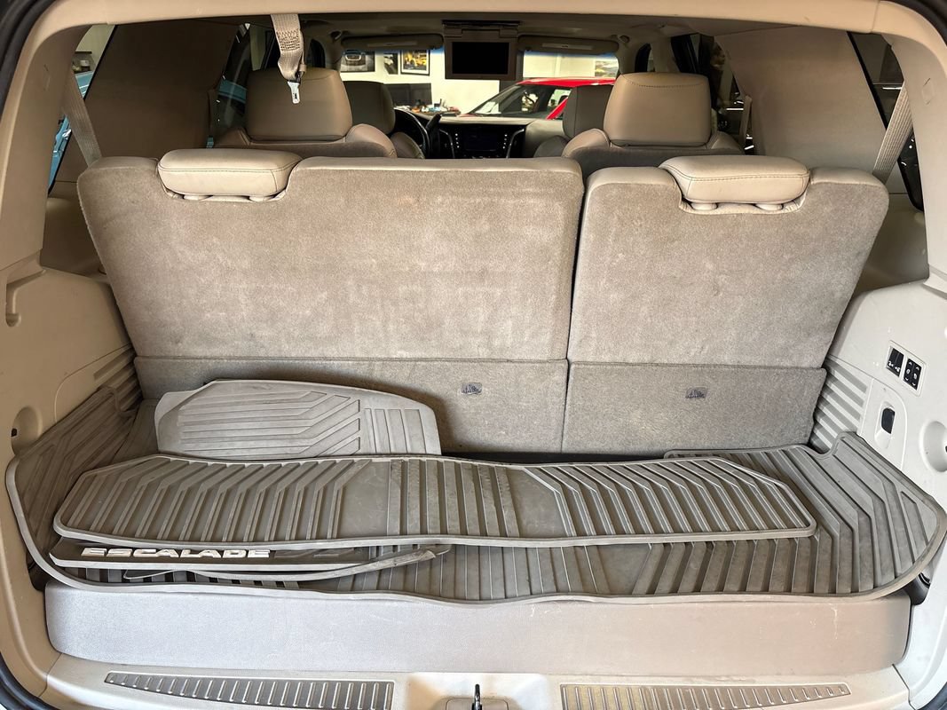 Used 2016 Cadillac Escalade Premium AWD/4WD image 43