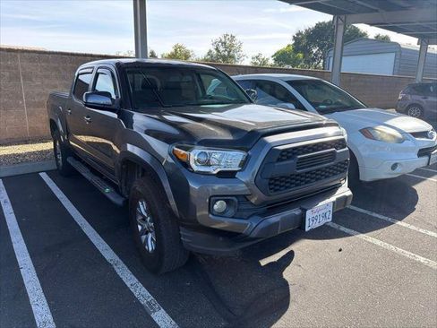 Certified 2017 Toyota Tacoma SR5 w/ Tow Package RWD image 2