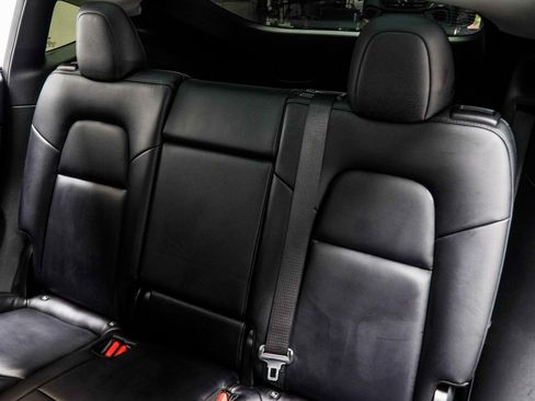 Used 2020 Tesla Model Y Long Range image 34