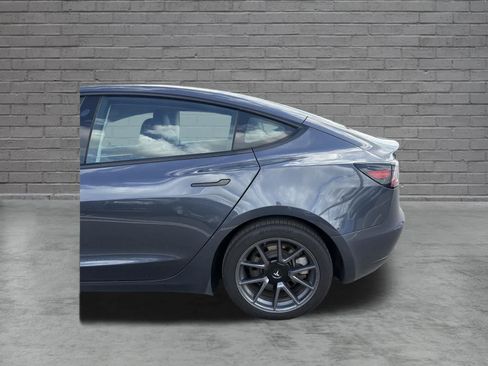 Used 2022 Tesla Model 3 Long Range AWD/4WD image 4