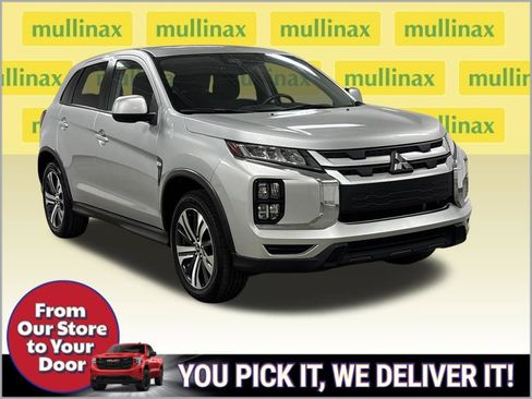 Used 2023 Mitsubishi Outlander Sport ES AWD/4WD image 2