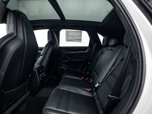 New 2026 Porsche Cayenne GTS image 24