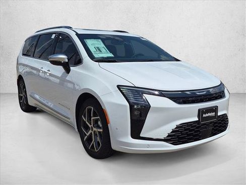 New 2027 Chrysler Pacifica Pinnacle w/ Theater Group FWD image 3