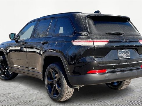 New 2025 Jeep Grand Cherokee Limited image 3
