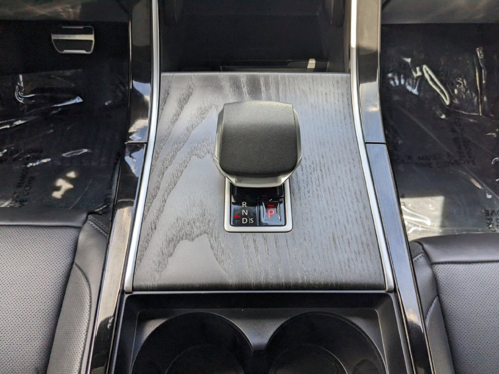 New 2025 Land Rover Range Rover Velar Dynamic SE AWD/4WD image 17