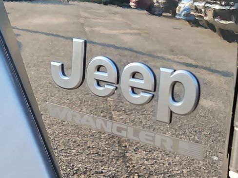 Used 2024 Jeep Wrangler Unlimited Sport AWD/4WD image 29