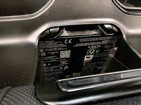 Used 2024 GMC Sierra 1500 AT4 w/ Technology Package image 25