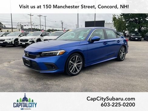 Used 2023 Honda Civic Touring image 3
