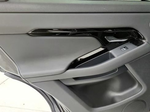 Used 2025 Land Rover Range Rover Evoque S AWD/4WD image 44