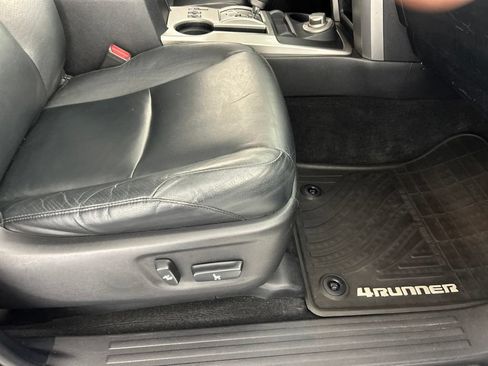 Used 2013 Toyota 4Runner Limited AWD/4WD image 30