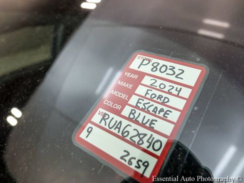 Used 2024 Ford Escape ST-Line w/ Tech Pack #1 AWD/4WD image 28