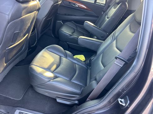 Used 2017 Cadillac Escalade Premium Luxury AWD/4WD image 15