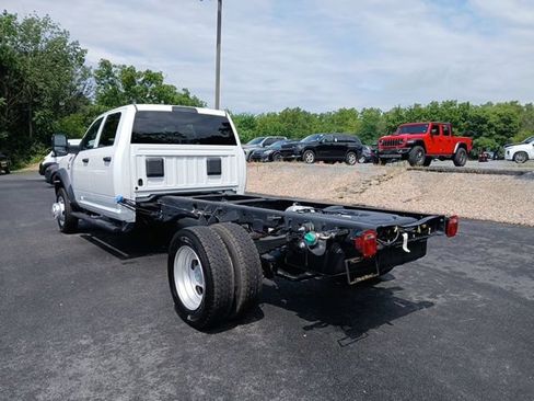 New 2026 RAM 5500 Tradesman w/ Chrome Appearance Group AWD/4WD image 4